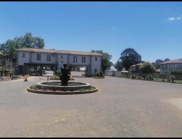 3 BEDROOM TOWNHOUSE FOR SALE IN BRAKPAN NORTH